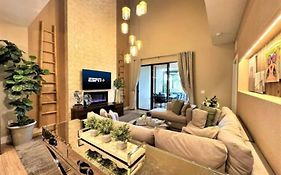 Sophisticated 4 En Suites W Private Hot Tub & Bb